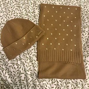Michael Kors hat and scarf set. Snug and warm.